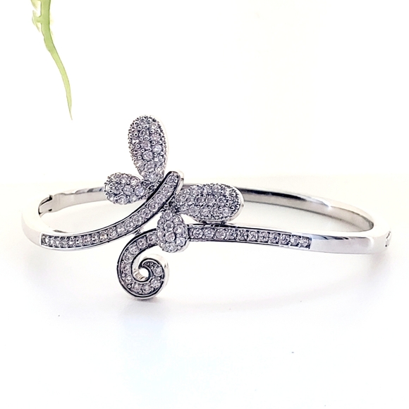 Silver Pave Rhinestone Butterfly Encrusted Clamper Bracelet Dainty & Elegant - Picture 1 of 7
